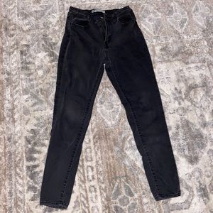 Black Skinny Levi’s Size 28